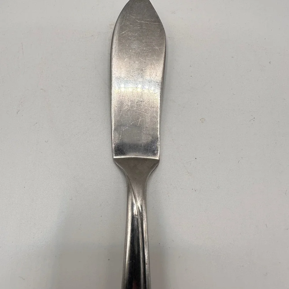 Oneida Custom Stainless Roseanne Master Butter Knife Rose Floral Spreader 6.75